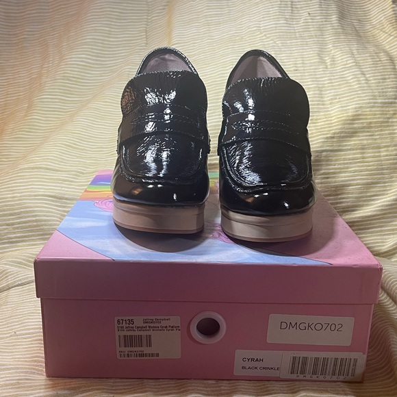 Jeffrey Campbell Platform Black Crinkle Patent, gorgeous but run small,10 like 9 - Picture 4 of 5